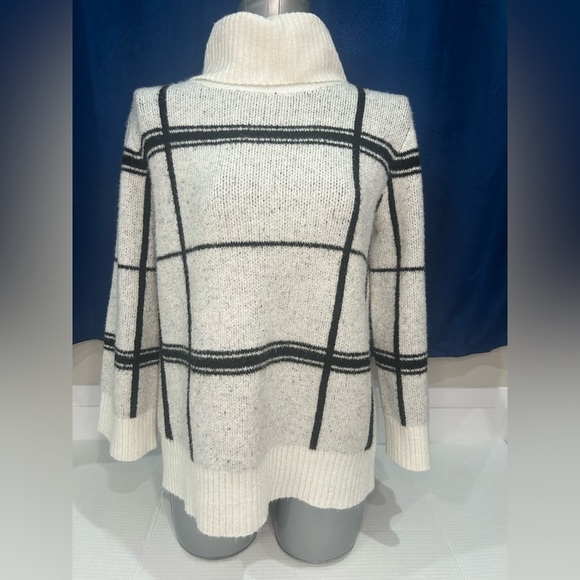 Ann Taylor Black and White Grid Sweater - Picture 1 of 5